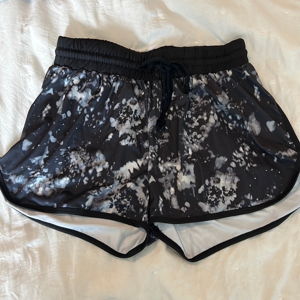 Womens PL movement athletic shorts large
